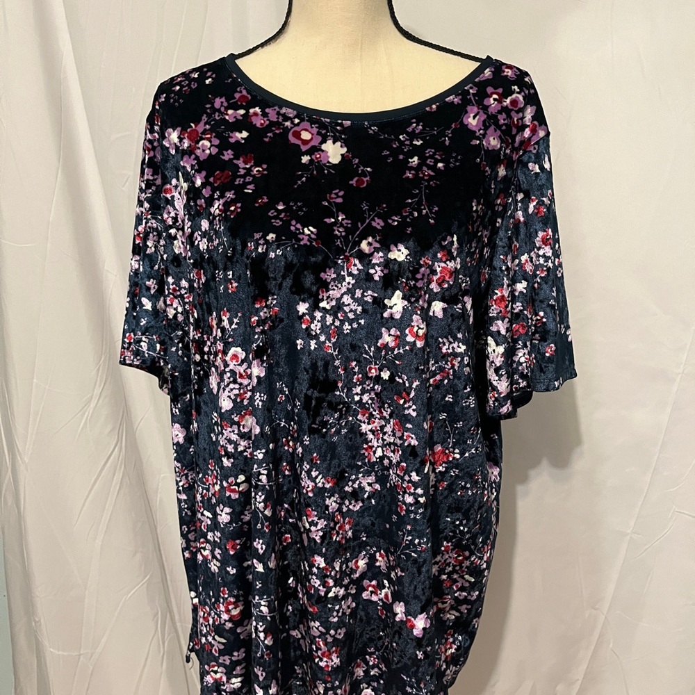 EVRI Floral Short Sleeve Black and Pink Top